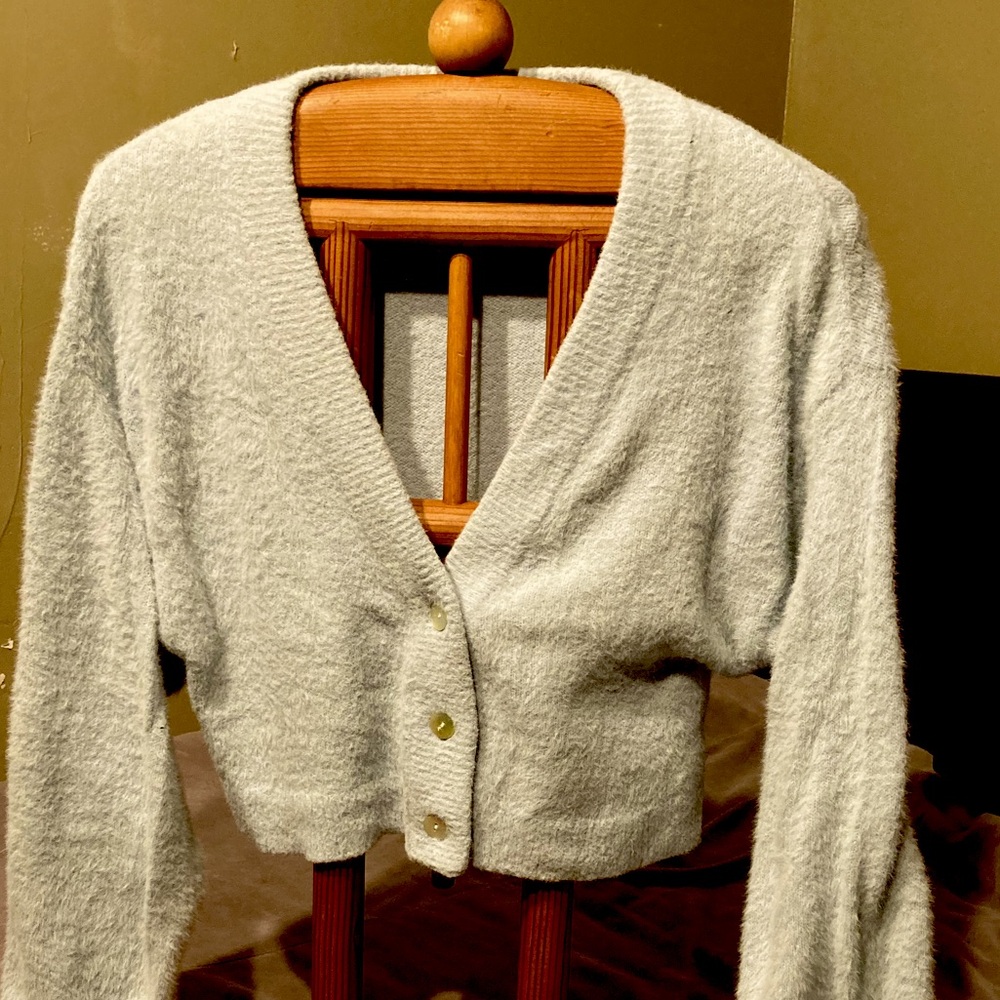 Kendall and Kylie crop button down sweater size M